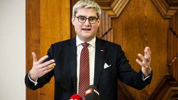 Ministerium får hård kritik for at holde rapport tilbage for journalist