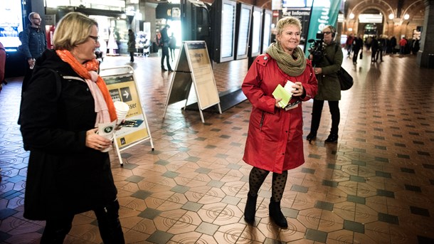 FTF-formand Bente Sorgenfrey må træde et skridt ned ad rangstigen, hvis LO og FTF bliver smeltet sammen. LO-formand Lizette Risgaard er på forhånd udpeget til formand for den nye superorganisation.