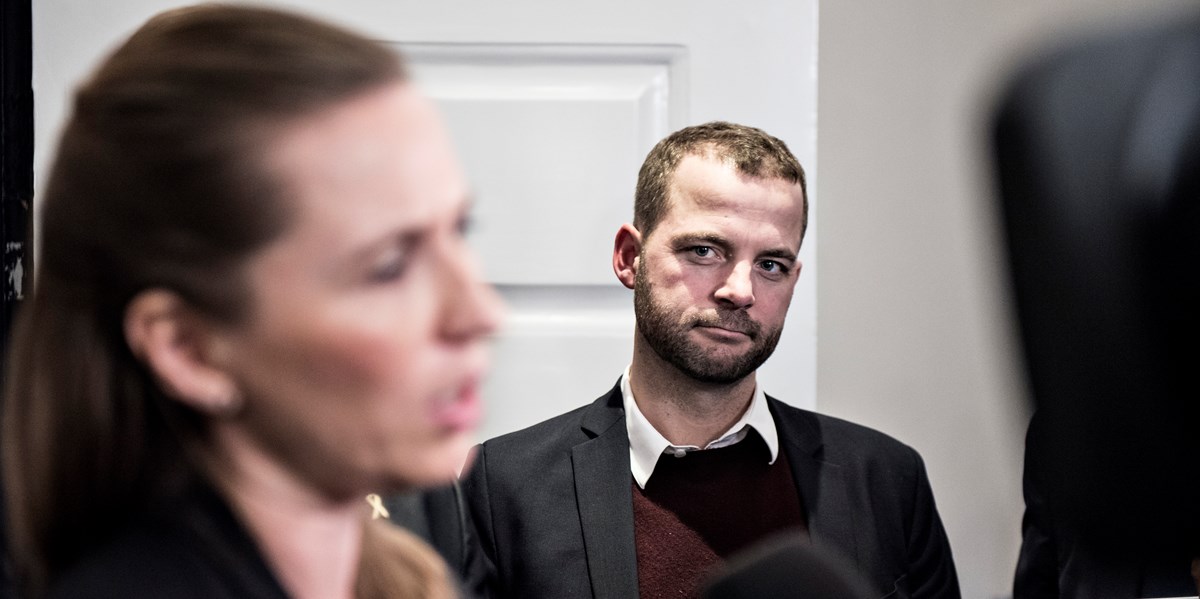 Politik er ikke dating. Politik er politik. At der er mange partnere, der søger indflydelse, betyder ikke nødvendigvis, at man kan få deres støtte billigt, skriver Altingets magasinredaktør, Esben Schjørring.