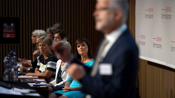 Innovationsminister Sophie Løhde (V) modtog tirsdag kommissionens anbefalinger. Nu indgår de i regeringens arbejde med den store sammenhængsreform for den offentlige sektor, som Løhde har varslet til efteråret.