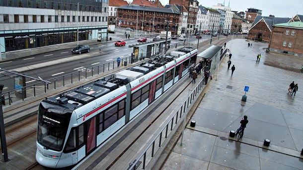 Med letbaner opnår togtransport en styrket fleksibilitet for tog og bestemmelsessted, skriver Jeppe Vejlby Brogård. 