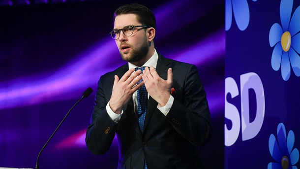 OPRØR: Sverigedemokraternes og Jimmi Åkesson, står til at ændre den politiske struktur i Sverige - det vil også ramme dansk politik, skriver David Trads.