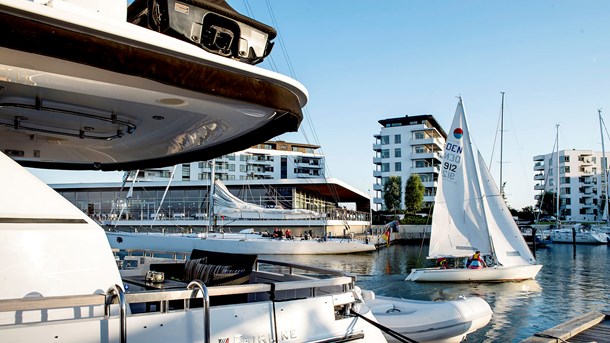 Aftenstemning i Tuborg Havn ved restaurant Address og Kongelig Dansk Yachtklub.