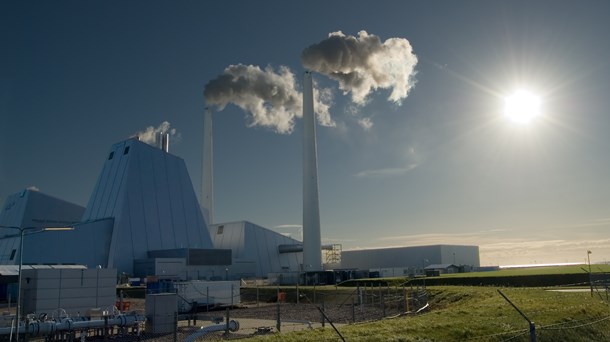 Mange års laden-stå-til i forhold til de store kraftvarmeværkers ønsker har ført til, at bioenergi samlet set udgør mere end 70 procent af den vedvarende energi i Danmark, skriver Bente Hessellund Andersen og Kamilla Erica Eva Hansen fra miljøorganisationen NOAH.