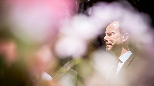 Tørken og det varme vejr betyder, at miljø- og fødevareminister Jakob Ellemann-Jensen går et travlt efterår i møde.