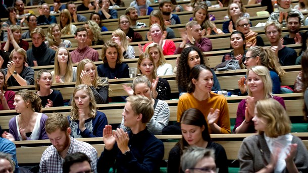 Halvdelen af udenlandske studerende forlader landet – kun hver tredje giver overskud