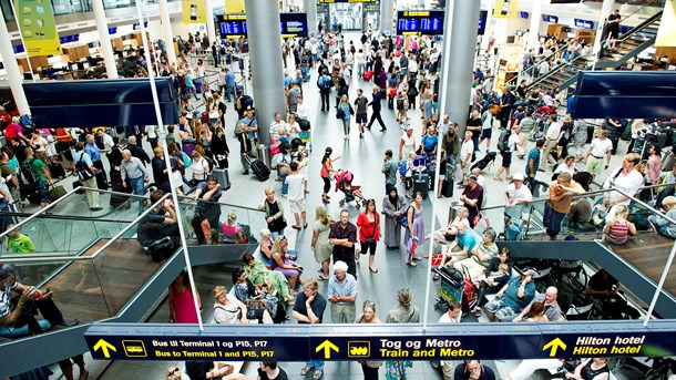 Danskerne vil gerne lukke vandhanen under tandbørstning og spare på strømmen, men skal der skæres på de store poster; flyrejser, bøffer og brændstof, er kun et fåtal med på vognen, viser en ny måling. 