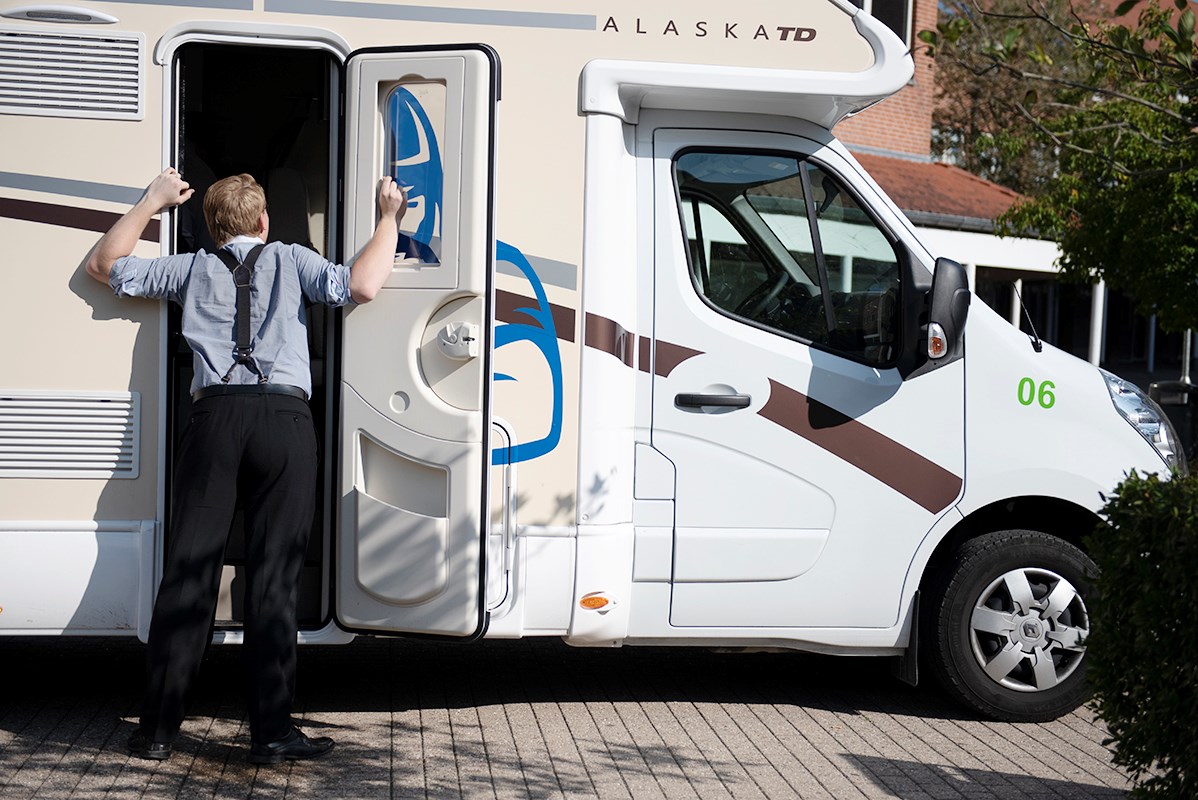 DF's ungdom på politisk roadtrip: Der er blevet længere mellem buhråbene