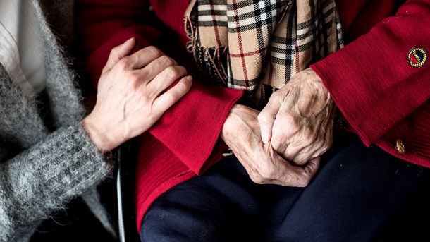 Folketinget bør bruge musklerne og tage et opgør
med det kommunale selvstyre på sundhedsområdet, skriver Nis Peter Nissen fra Alzheimerforeningen.