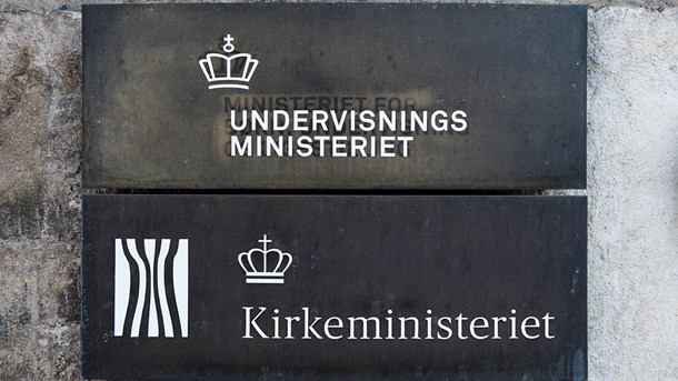 VUC Syd har brug for en ny midlertidig bestyrelse, der skal finde en farbar vej, efter flere års dårlig økonomi. Det skriver Undervisningsministeriet på sin hjemmeside. 