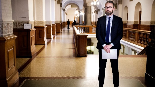 Statens ordning med udlejning af lokaler er grundlæggende godt skruet sammen, siger minister Ole Birk Olesen (LA), selv om staten i øjeblikket mister millioner i tabte indtægter for tomme lokaler. 