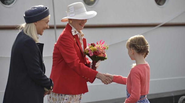 Helle Haxgart sammen med H.M. Dronningen Margrethe på et regentbesøg i Svendborg Kommune.