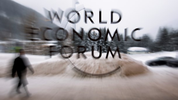 Forfatteren Anand Giridharadas har skrevet en bog efter at have fulgt med på verdens topmøder, blandt andet World Economic Forums årlige samling af statsledere i Davos. 