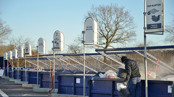 Der skal findes en landsdækkende løsning på håndtering af byggeaffald, skriver Dansk Byggeri.