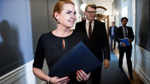 Regeringen vil lempe regler for udenlandske forskere og fastholde studerende i landet