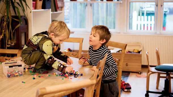 Det er op til de forskellige institutioner selv, hvordan de vil håndtere besparelserne. 