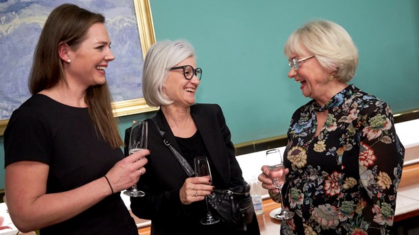 Formand for Folketingets Presseloge Marchen Neel Gjertsen sammen med politisk korrespondent Christine Cordsen og Folketinget formand Pia Kjærsgaard til reception i anledning af presselogens 100-års fødselsdag. 