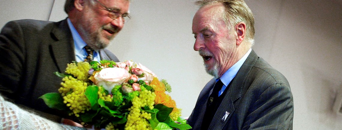 Erling Bjøl fylder 100 år: Han er en legende i dansk presse og politik 