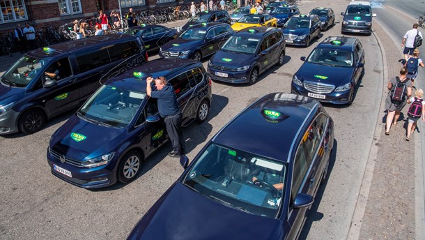 En miljøvenlig elbus eller eltaxi er ikke meget værd, hvis den ikke har nogen passagerer, skriver Dansk Persontransport. 