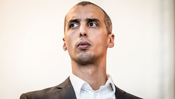 Udlændingeordfører Mattias Tesfaye (S) har været en af drivkræfterne i socialdemokraternes stramning af udlændingepolitikken, men er nu kommet til at så tvivl om linjen. Det morer ikke partiledelsen.