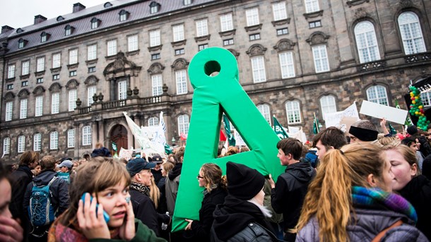 På det ekstraordinære landsmøde stemte medlemmerne af Alternativet blandt andet for at udvide og ændre sammensætningen af partiets bestyrelse.