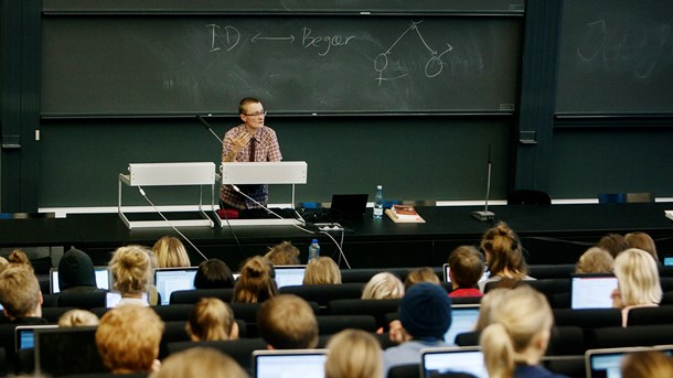 Erhvervslivet skal synliggøre karrieremulighederne for forskere, men der bør også etableres programmer, der kan øge det
gensidige kendskab, skriver Olav W. Bertelsen.