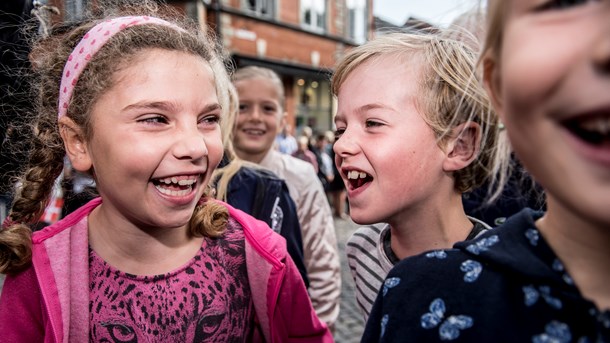 Der er Skolernes Trivselsdag rundt om på landets skoler. Det kan arbejdspladserne lære meget af, mener Søren Fibiger Olesen.