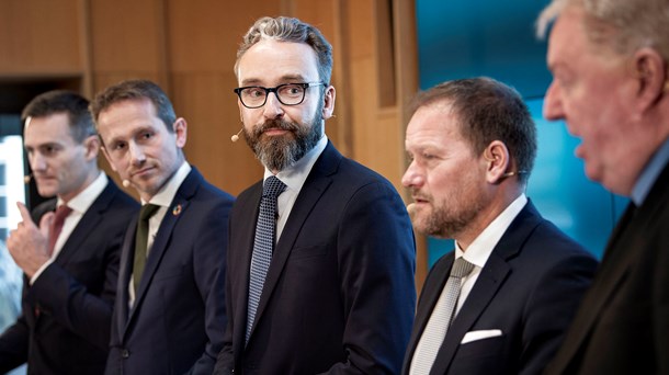 Regeringen fremlagde onsdag et stort trafik-investeringsprojekt sammen med Dansk Folkeparti. Projektet får blå blok til at ligne et samlet politisk kollektiv, mener Jarl Cordua.