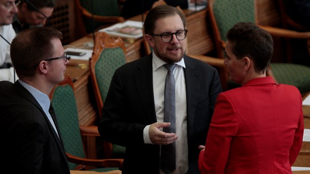 Mens de fleste partier i Folketinget er enige om, at kommunerne har brug for flere penge de kommende år, så har økonomi- og indenrigsminister Simon Emil Ammitzbøll-Bille svært ved at få øje på behovet.