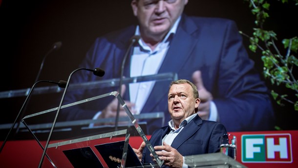 Statsminister Lars Løkke Rasmussen (V) på talerstolen hos konferencen fra FH, den nye hovedorganisation for lønmodtagere.