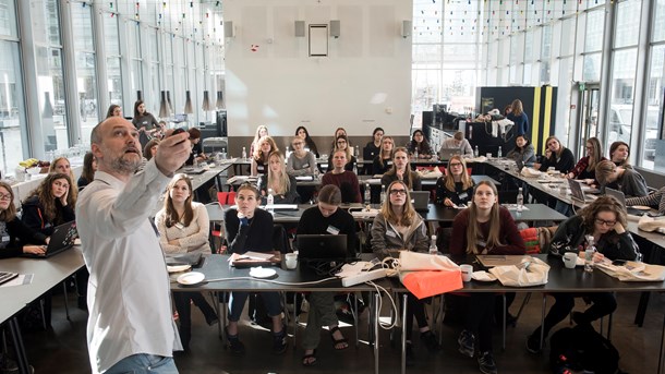 Der skal udbydes flere stole på de højere it-uddannelser, skriver Birgitte Hass.