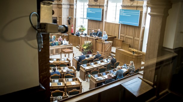 Rammerne for digitaliseringen af den offentlige sektor skal ikke afgøres i fagministerier, men derimod være centralt placeret hos Folketinget, mener Justitia.