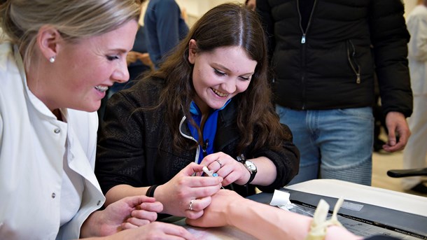 På landsplan hopper hver fjerde sygeplejerskestuderende fra studiet. 