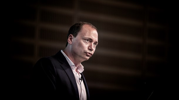 Uddannelses- og forskningsminister Tommy Ahlers (V) meddeler, at Venstre er klar til at fjerne uddannelsesloftet, som partiet selv har indført som regeringsparti.