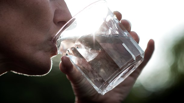 Forbrugerne svarer i meningsmålinger, at de ønsker rent og urenset vand fra hanen, og at det skal være fri for rester af miljøfremmede stoffer. De siger også, at noget af det, de frygter allermest, er forurening af deres drikkevand.