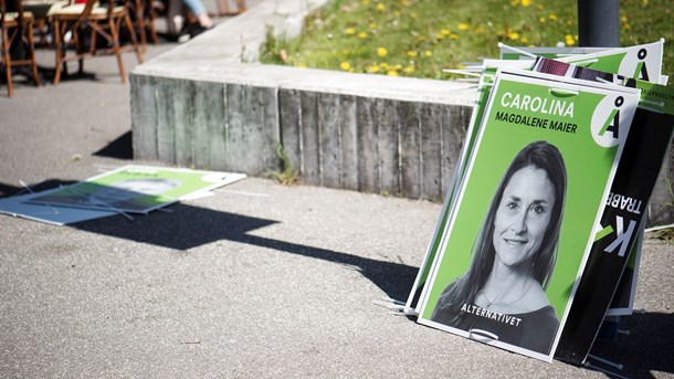 Alternativets gruppeformand, Carolina Magdalene Maier, er opstillet i samme storkreds som partiformand Uffe Elbæk. Det kan spænde ben for hendes genvalg, da partiet kun står til et mandat i Københavns storkreds. 