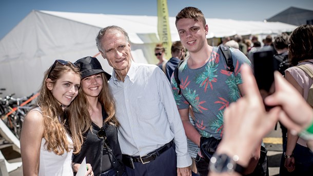 Med 18 debatter er Bertel Haarder en populær mand ved årets folkemøde.  