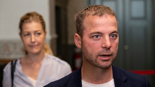 Morten Østergaard afbrød forhandlingerne med Mette Frederiksen onsdag, men han er sat i en svær situation, efter SF og Enhedslisten indgik en klimaaftale med Socialdemokratiet. 