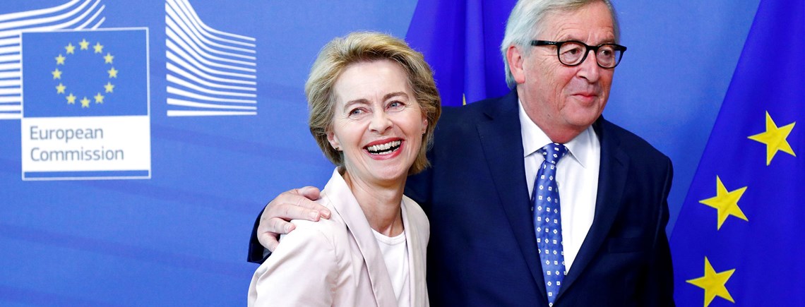 Tyske Ursula von der Leyen er nomineret til den mest magtfulde post i EU. Her ses hun med den nuværende kommisionsformand Jean-Claude Juncker.