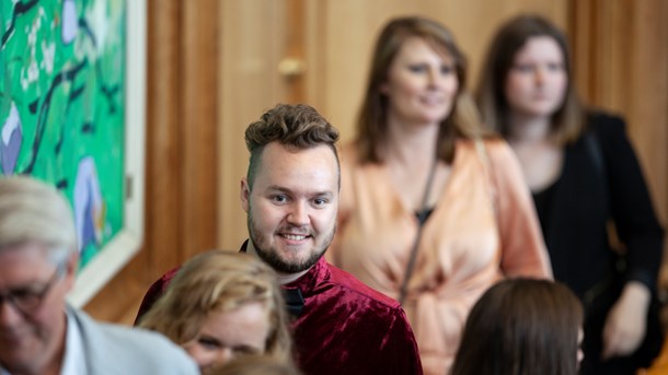 Som 14-årig meldte Carl Valentin sig ind i SFU. Han var vred over Irak-krigen, og han var vred over, at der ikke blev gjort nok ved klimakrisen.