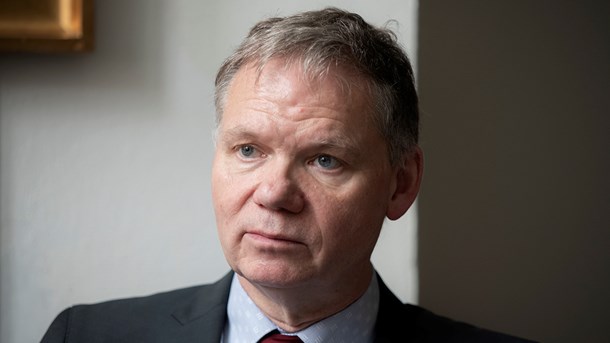 Hvis regeringen fjerner loftet over engelsksprogede uddannelser, er det rent forligsbrud, siger Dansk Folkepartis uddannelses- og forskningsordfører, Jens Henrik Thulesen Dahl. 