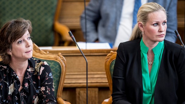 Karen Ellemann og Britt Bager risikerer mandag at miste deres topposter som henholdsvis gruppeformand og politisk ordfører i Venstre. 