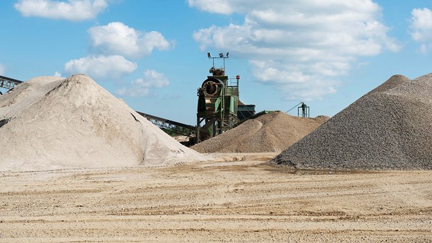 Indvindingen af råstoffer som sand, sten og grus er fuldstændig afgørende, hvis vi også i fremtiden skal levere vital infrastruktur som skoler, hospitaler og veje, skriver Torben Liborius.