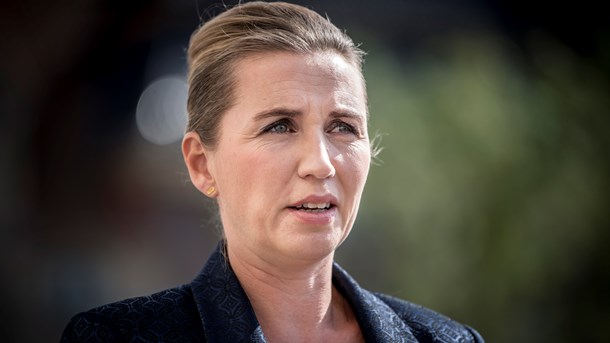 Der skal lyde stor ros til Mette Frederiksen for at forsøge at stoppe diskussionen om, hvorvidt Grønland er til salg, mener Peter Albert Huggler.