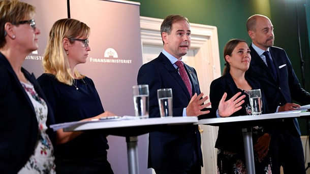 Næstformand i Danske Regioner Ulla Astman (S), formand Stephanie Lose (V), finansminister Nicolai Wammen (S), social- og indenrigsminister Astrid Krag (S) og sundhedsminister Magnus Heunicke (S). 