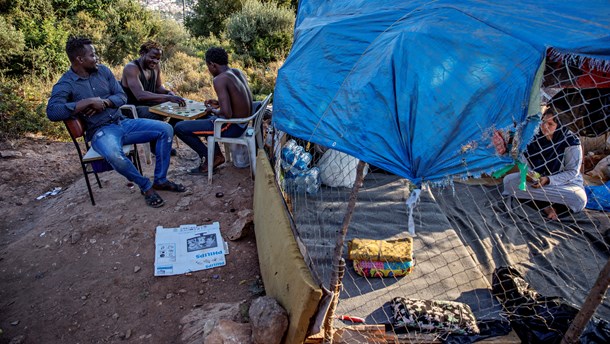 Løsningen på migrationspresset er, at Afrikas kvinder og mænd skal kunne se fremtidsmuligheder i deres hjemlande, skriver Dennis Flydtkjær.