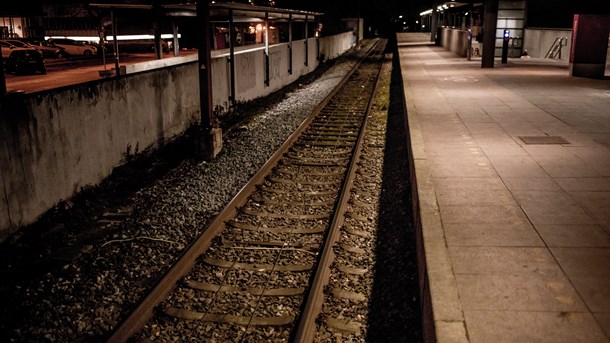 Hver fjerde passager har følt sig utryg på togstationen inden for de seneste seks måneder. Årsagerne tæller asocial adfærd fra andre og dårlig belysning.