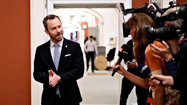 Jakob Ellemann-Jensen vurderes i ny måling til at være mere snu end Mette Frederiksen.