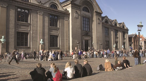 Københavns Universitet. Der er udfordringer forbundet med at få internationale topforskere til Danmark. Villum Fonden bakker op om bedre rekrutteringsmuligheder.