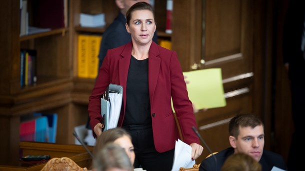 Mette Frederiksen (S) har gjort meget ud af, at hun vil være børnenes statsminister. Men det ser ud til, at hun ikke vil være det for 120.000 elever på frie grundskoler, mener FSL-formand.